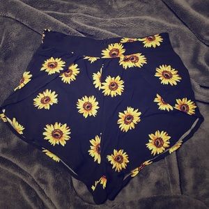 sunflower printed overlap zip back shorts