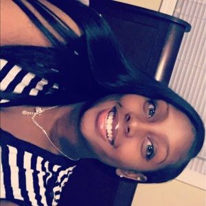 Meet your Posher, Shatavia