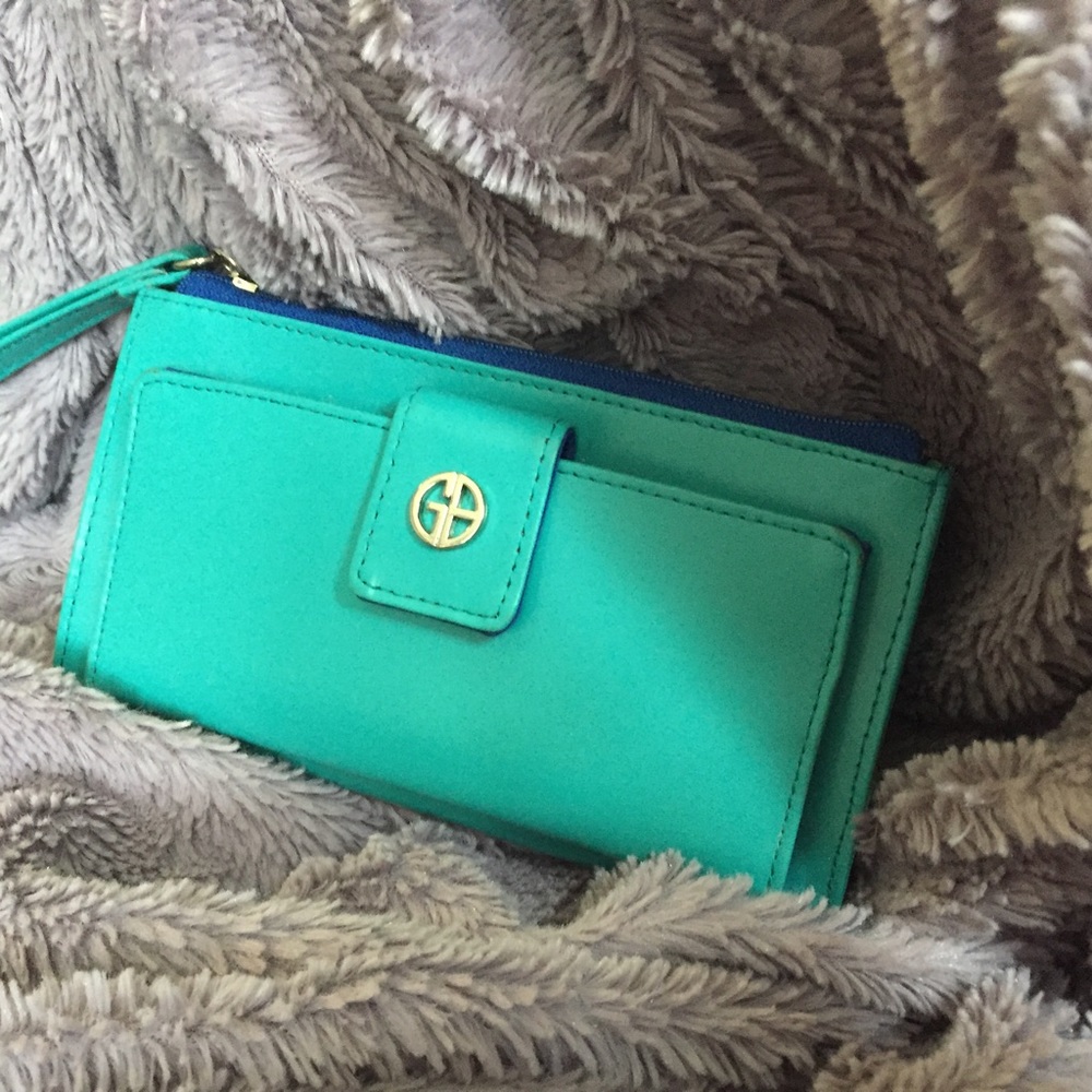 Giani Bernini Wristlet