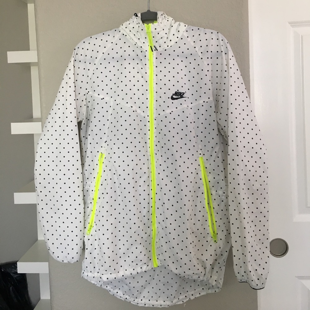 nike windbreaker