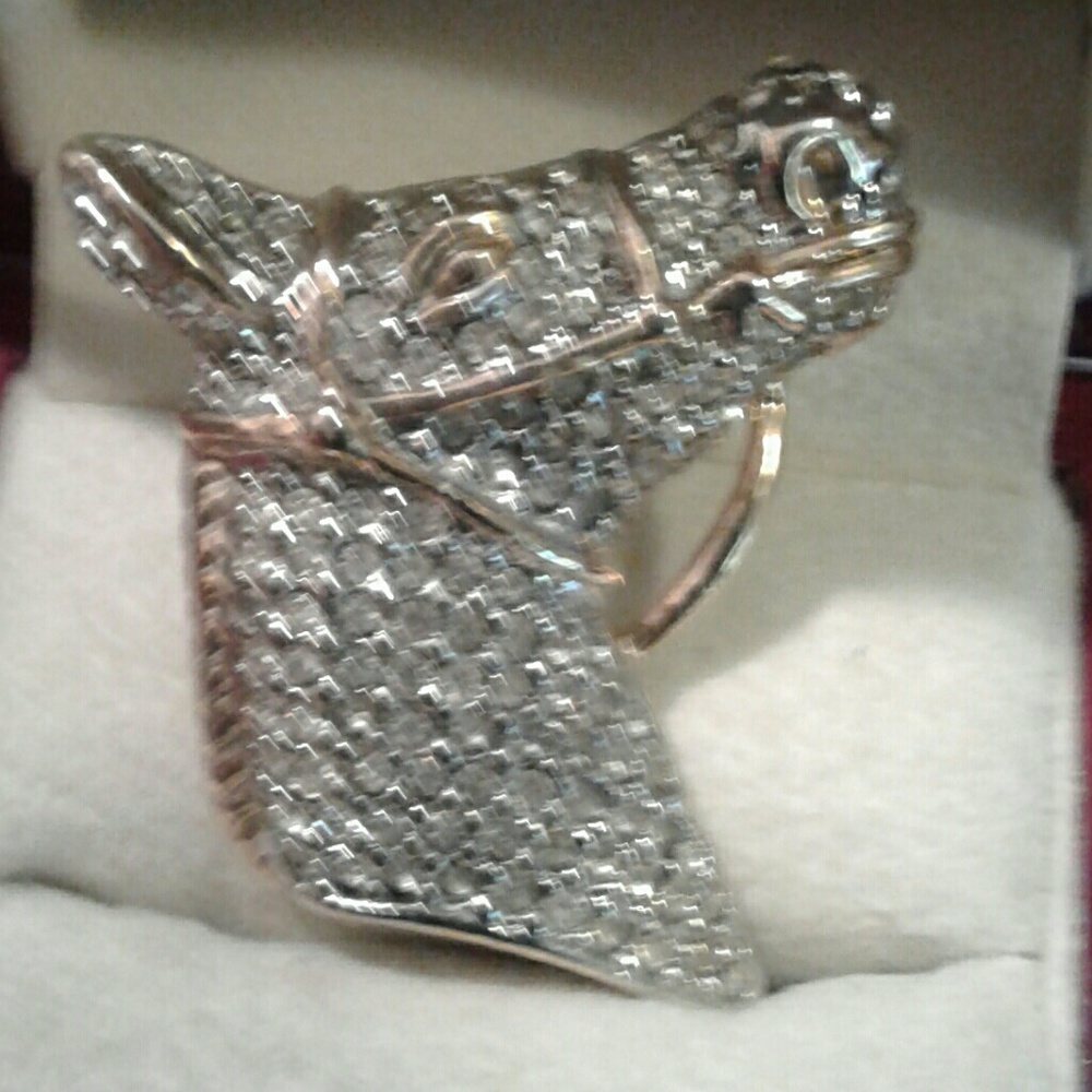 Brooch