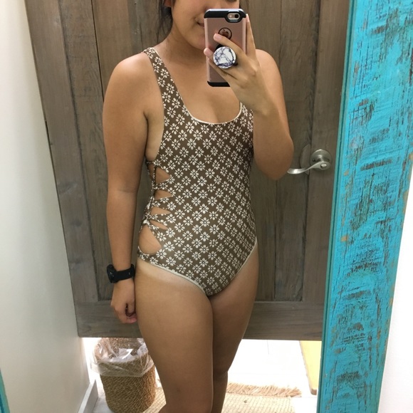 150 🅿️🅿️ !!! Acacia Hideaways one piece - Picture 3 of 4