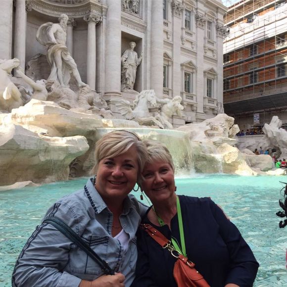 Meet your Posher, Sarah - Picture 1 of 1