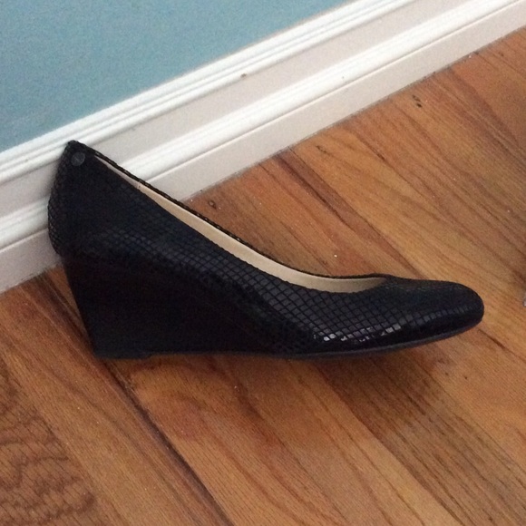 Calvin Klein black python saxton wedge heel - Picture 2 of 4