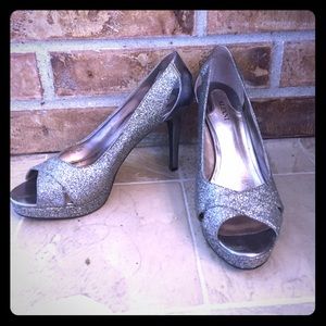 Sparkly glittery silver Alfani heels