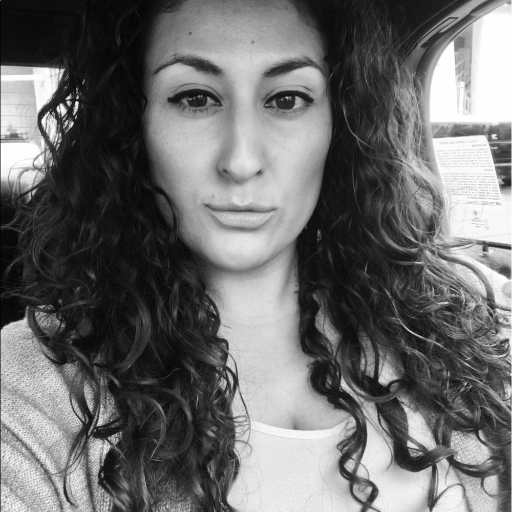 Meet your Posher, Adah