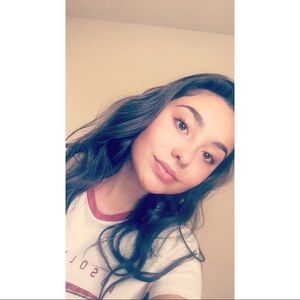 Meet your Posher, Lauren