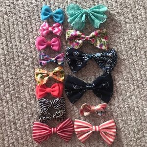 Bow hairclip bundle 🎀