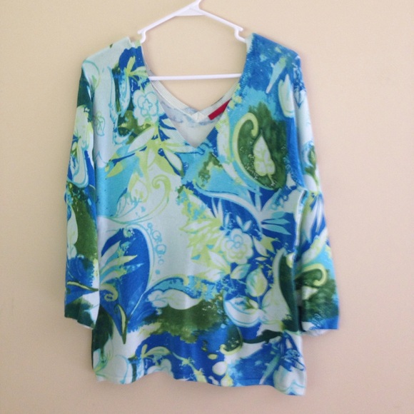 "Red" brand , super soft , summer sweater - Picture 4 of 4