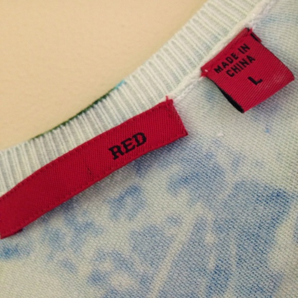 "Red" brand , super soft , summer sweater - Picture 2 of 4