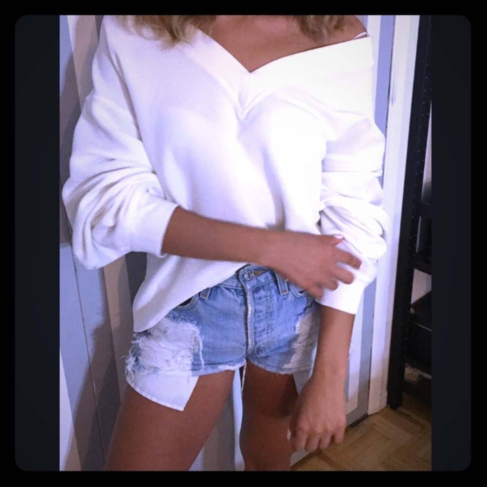 H&M oversized white Off shoulder v-beck sweater