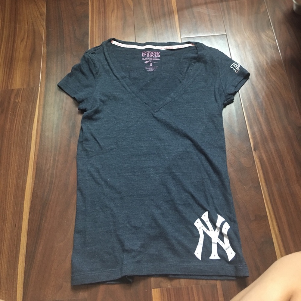 Victoria's Secret PINk Yankees V neck t-shirt