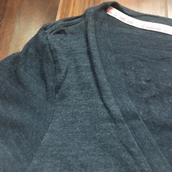 Victoria's Secret PINk Yankees V neck t-shirt - Picture 4 of 7