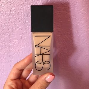 NARS liquid foundation