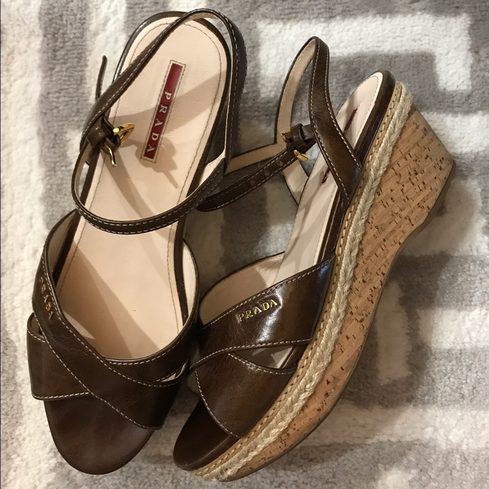 ⛔️sold⛔️Prada brown wedges size 39 with Prada logo