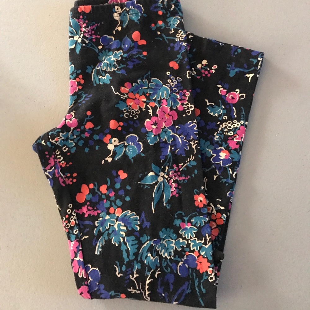 Girls size medium. Old navy floral leggings- NEW