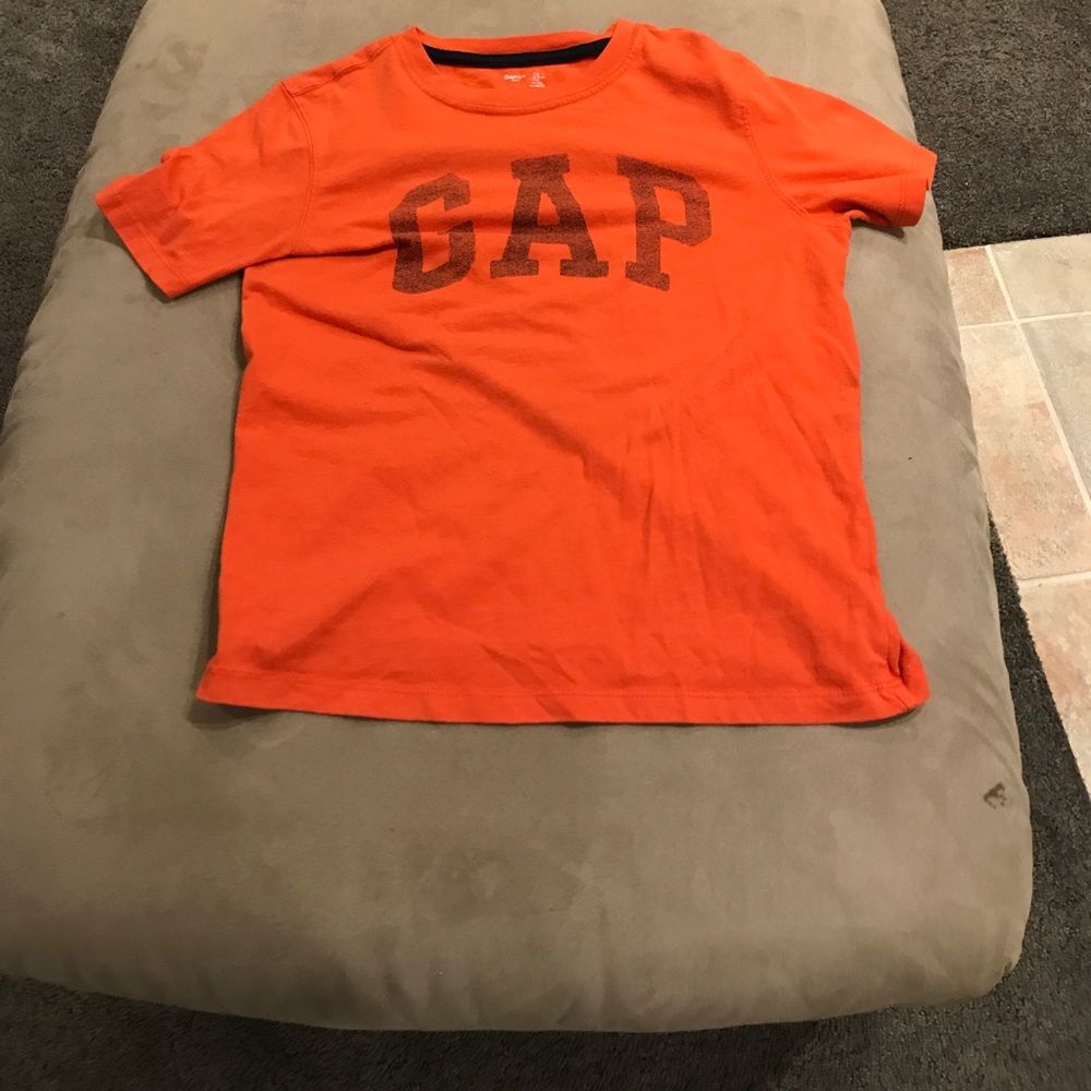 Boys orange and black Gapkids T-shirt