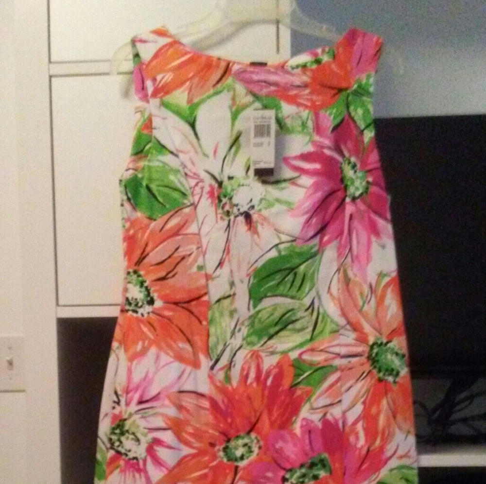 Dress - sleeveless
