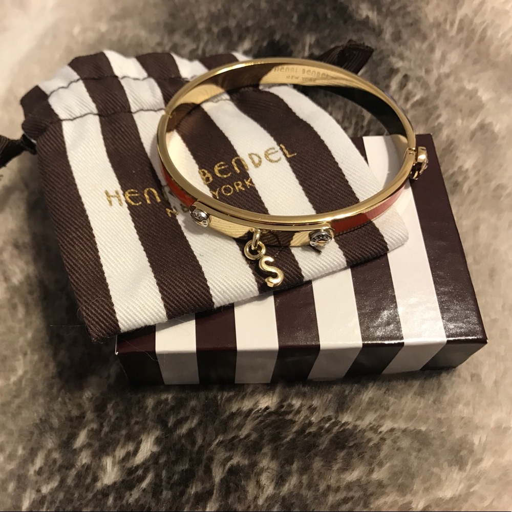 NWOT HENRI BENDEL "S" snap bracelet