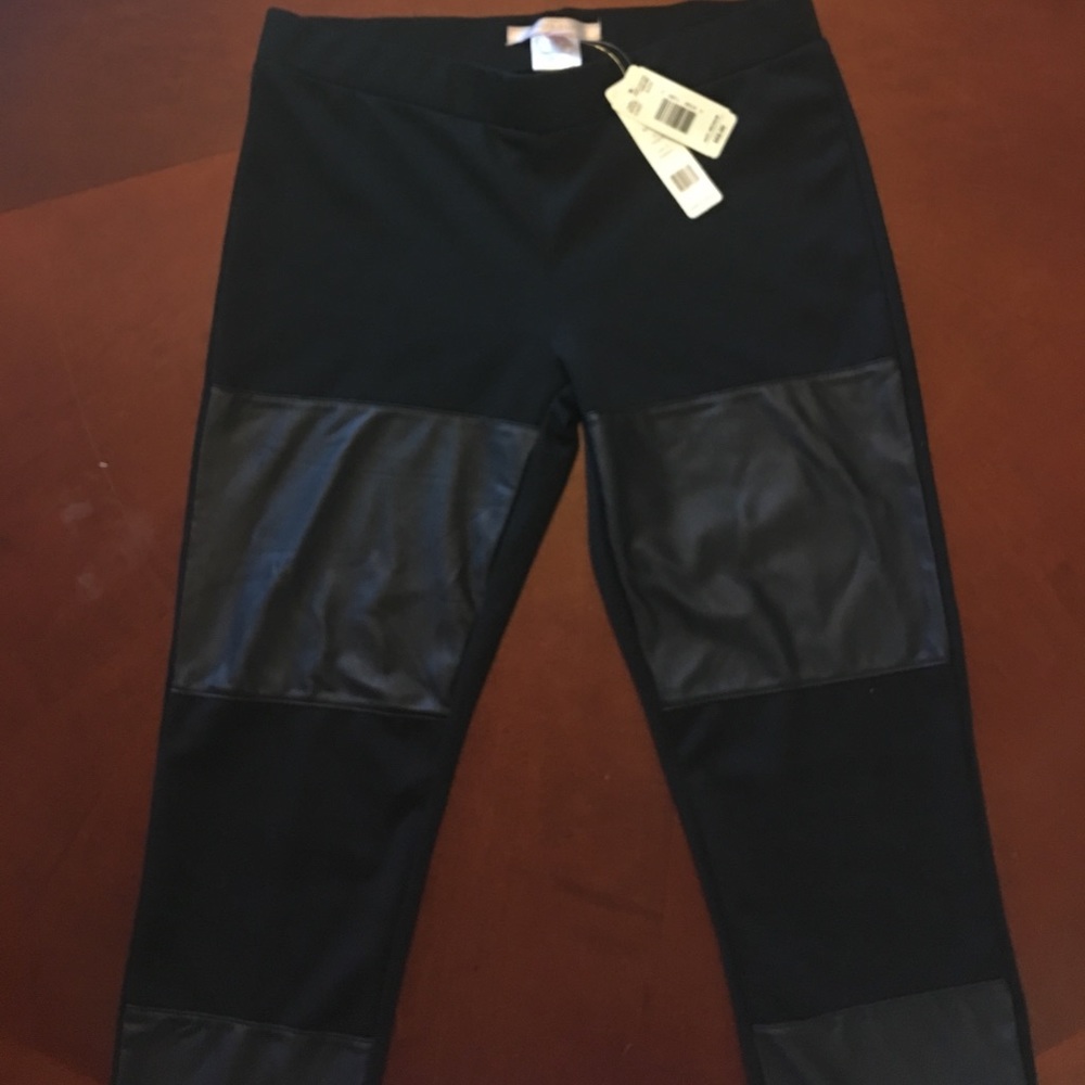Romeo & Juliet stretch leggings with faux leather!
