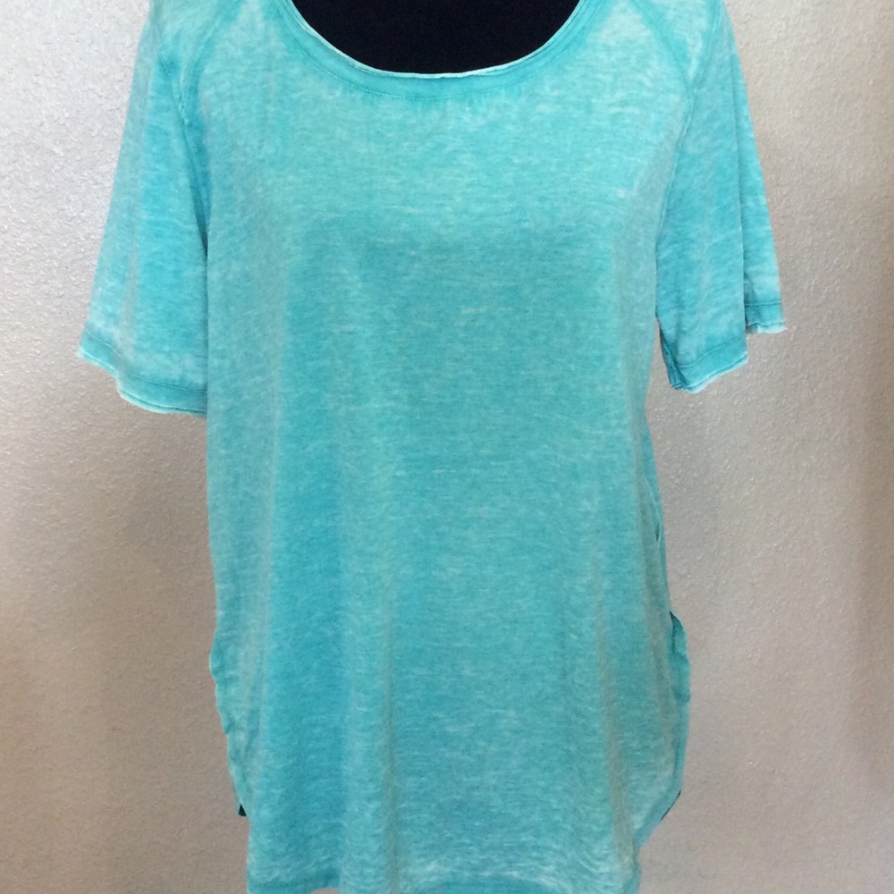 CASUAL TEE SHIRT