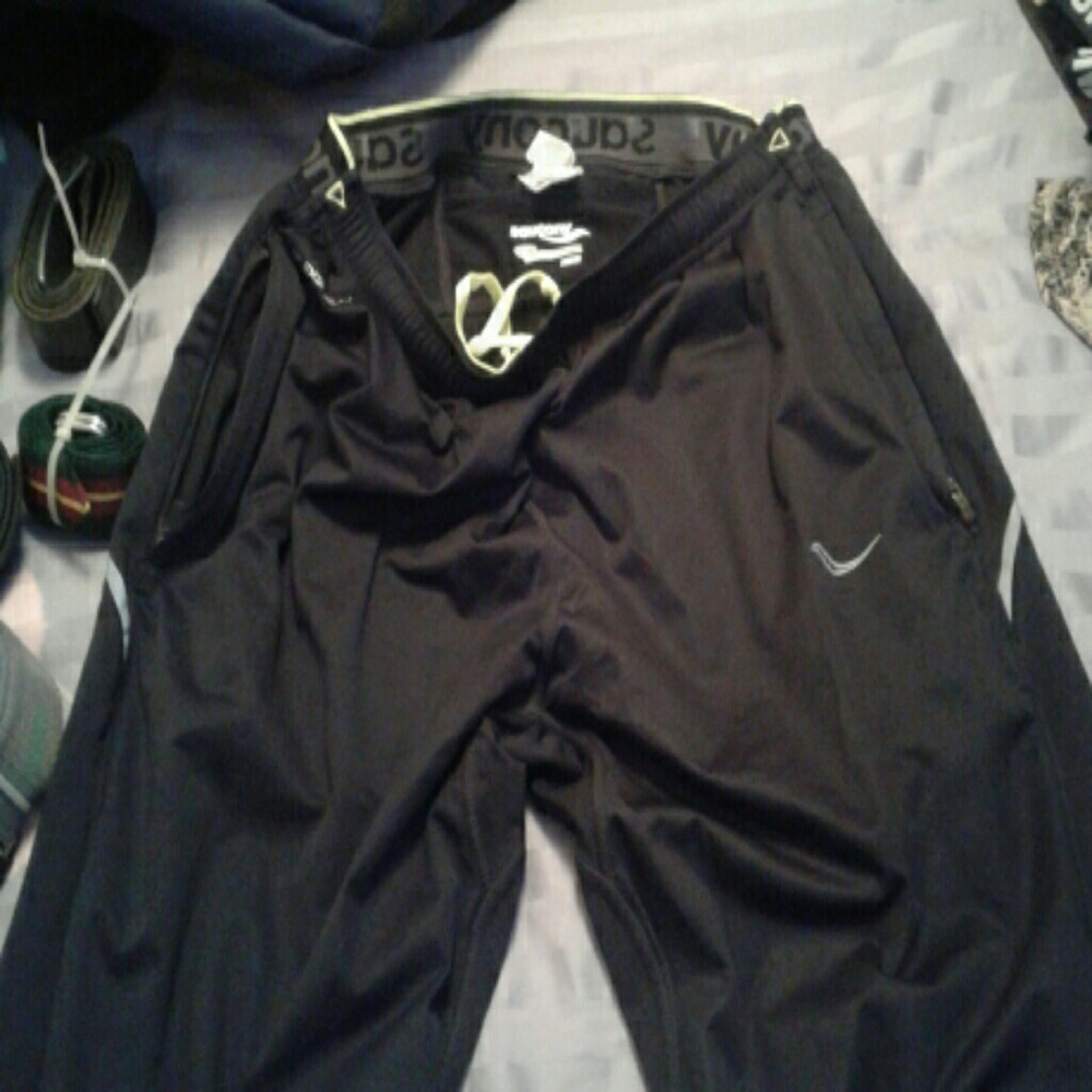 saucony run/shield pants