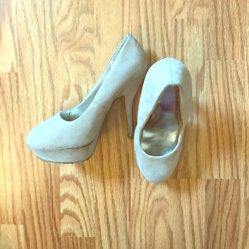 Tan heels