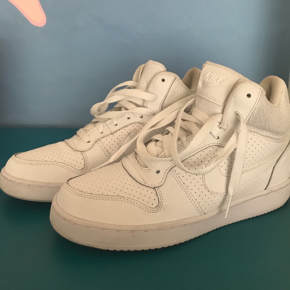 Nike Women's Court Borough Mid