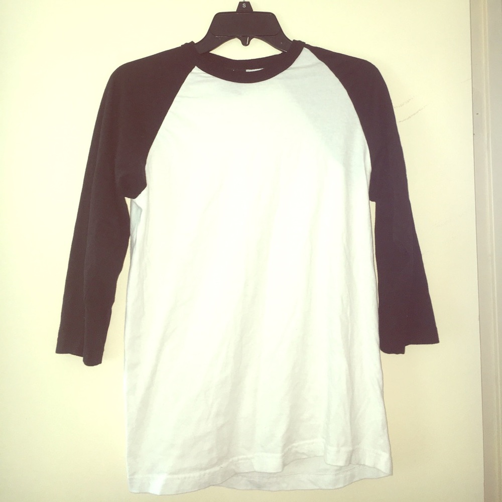 Black and white mid sleeve baseball tshirt