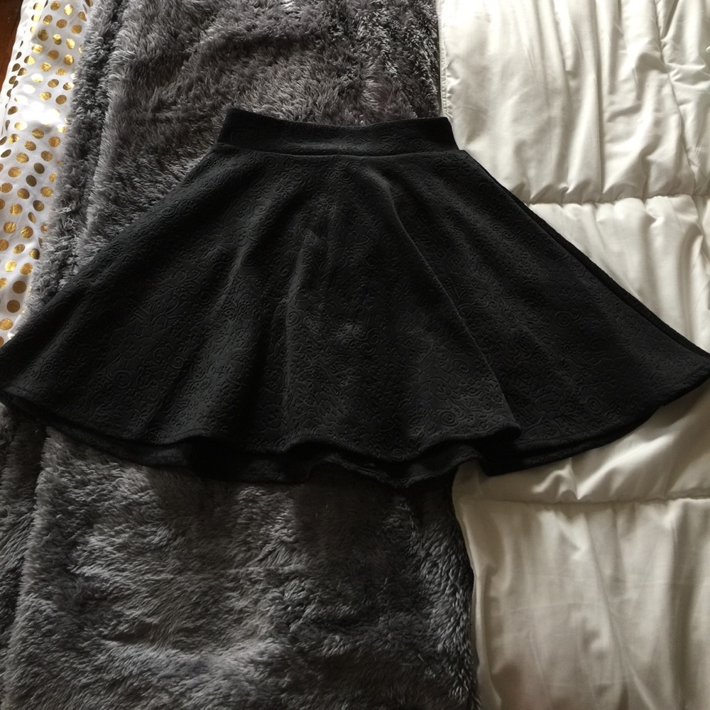 Black skater skirt
