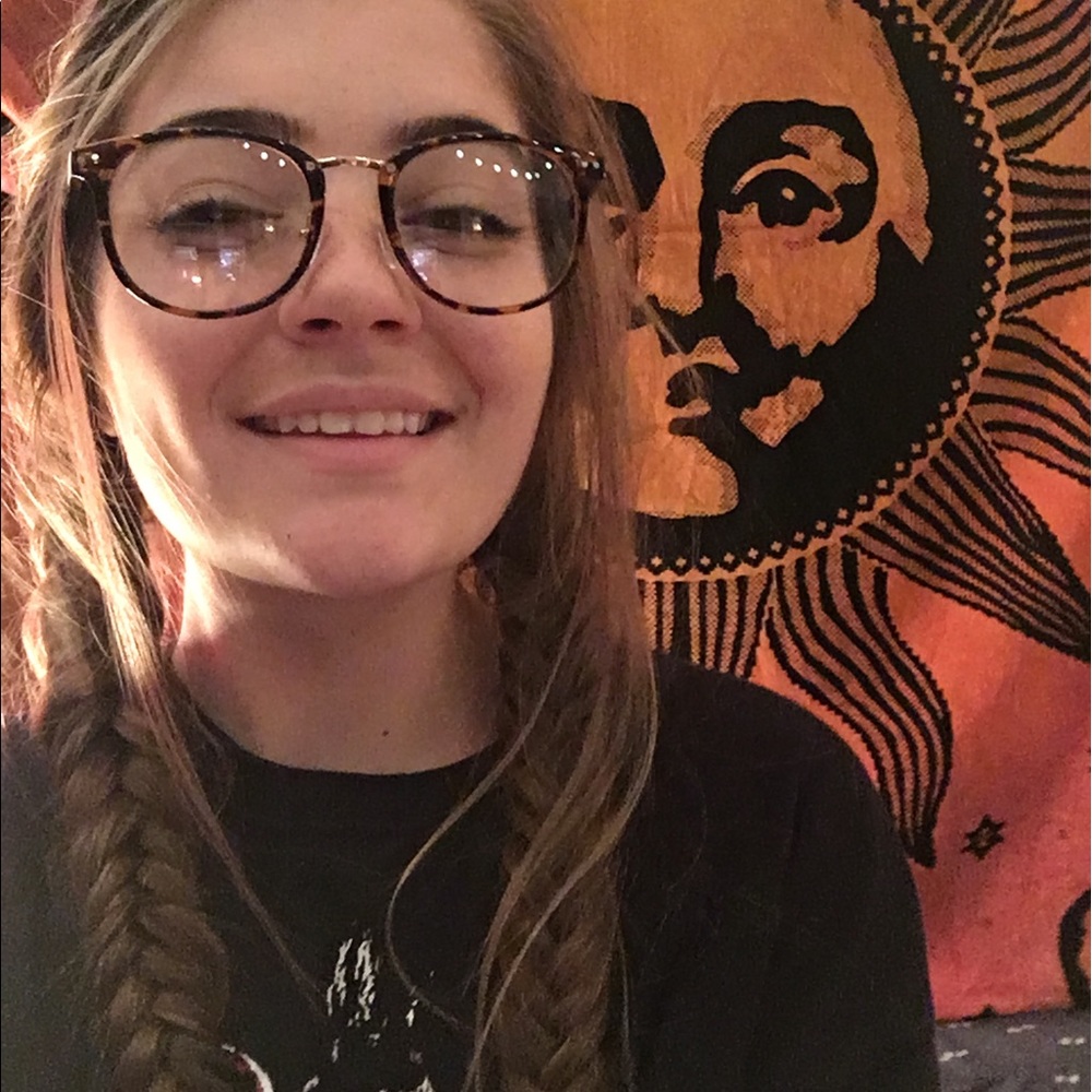 Meet your Posher, Brittany