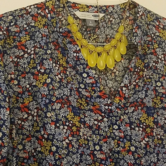 Old Navy Tops - Comfy and cute OLD NAVY linen tunic floral blouse Old Navy Tops - Comfy and cute OLD NAVY linen tunic floral blouse