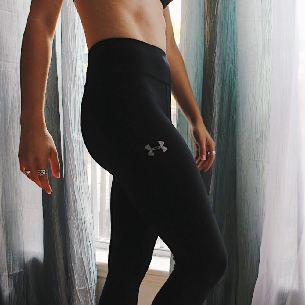 High waisted UA Black Capri yoga pants