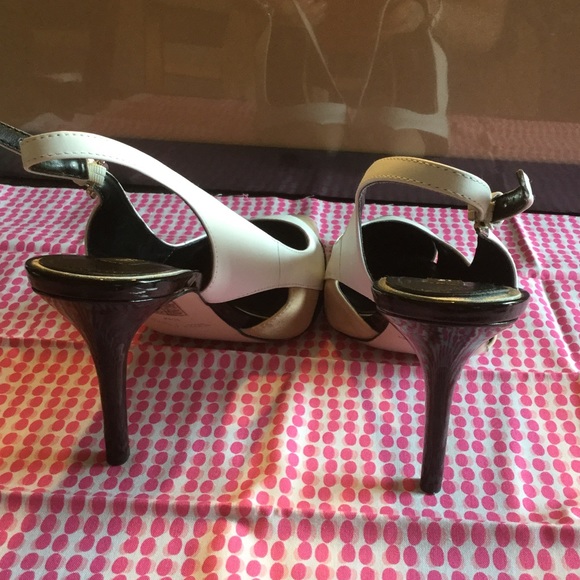 White House Black Market Slingback Pumps. Sz 10. - Picture 4 of 6
