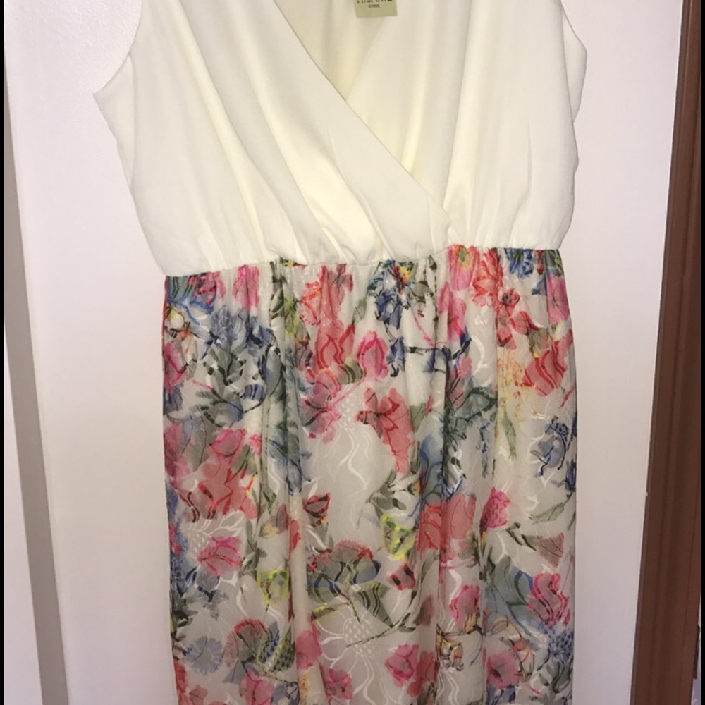 Cute dress!
