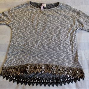 GOLD LACE DETAILED COZY SWEATER