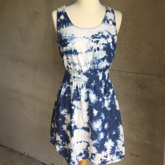 Forever 21 Dresses & Skirts - Acid wash denim open back dress Forever 21 Dresses & Skirts - Acid wash denim open back dress