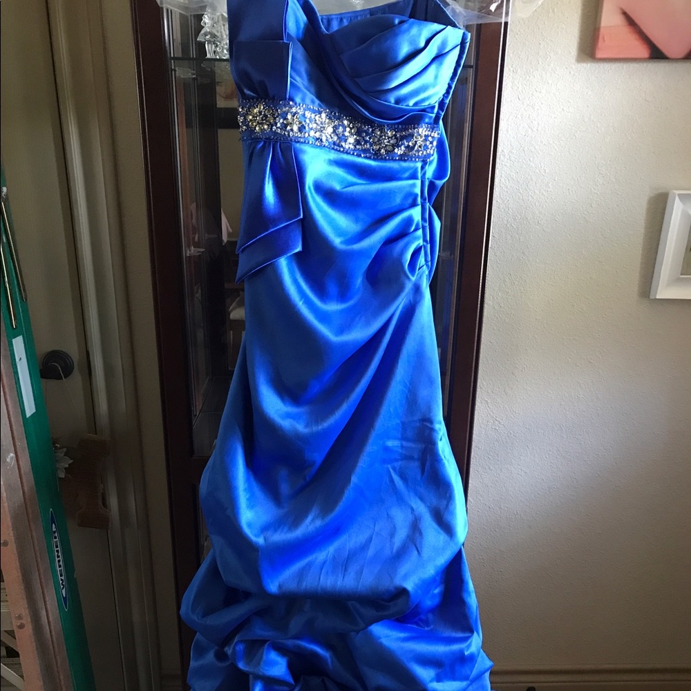 Blue prom dress