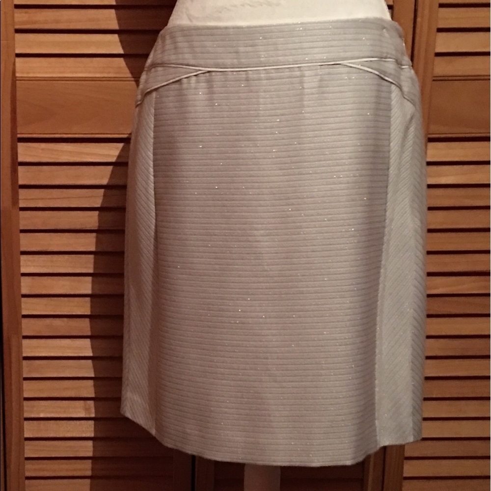 WHITE HOUSE BLACK MARKET SILVER SKIRT