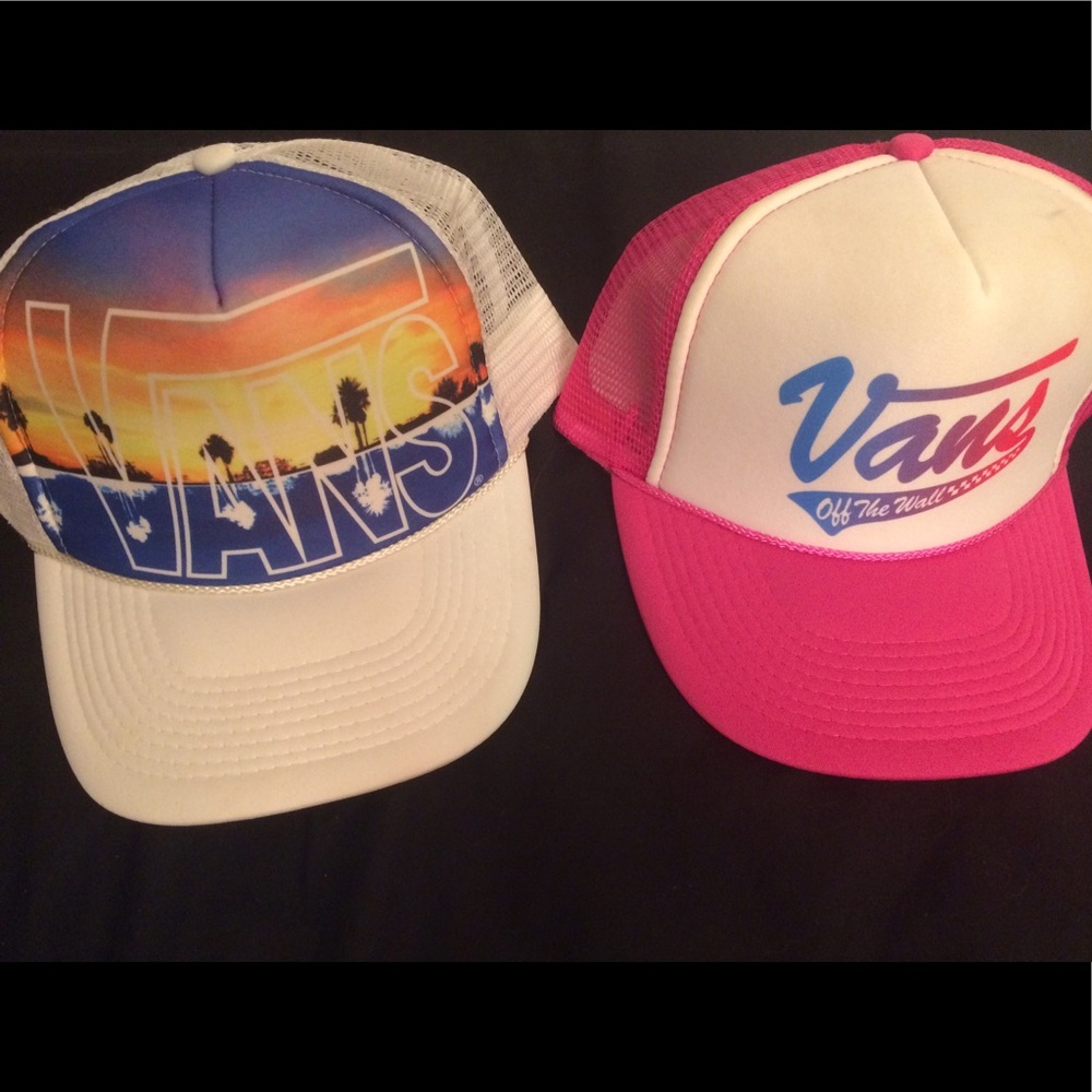 NEW — Vans Snap Backs