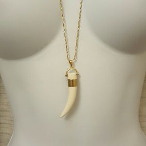 Stella & Dot horn necklace