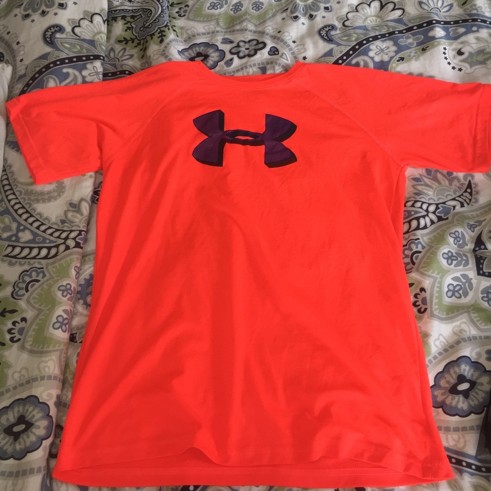 Short sleeve lightweight Under Armour tshirt