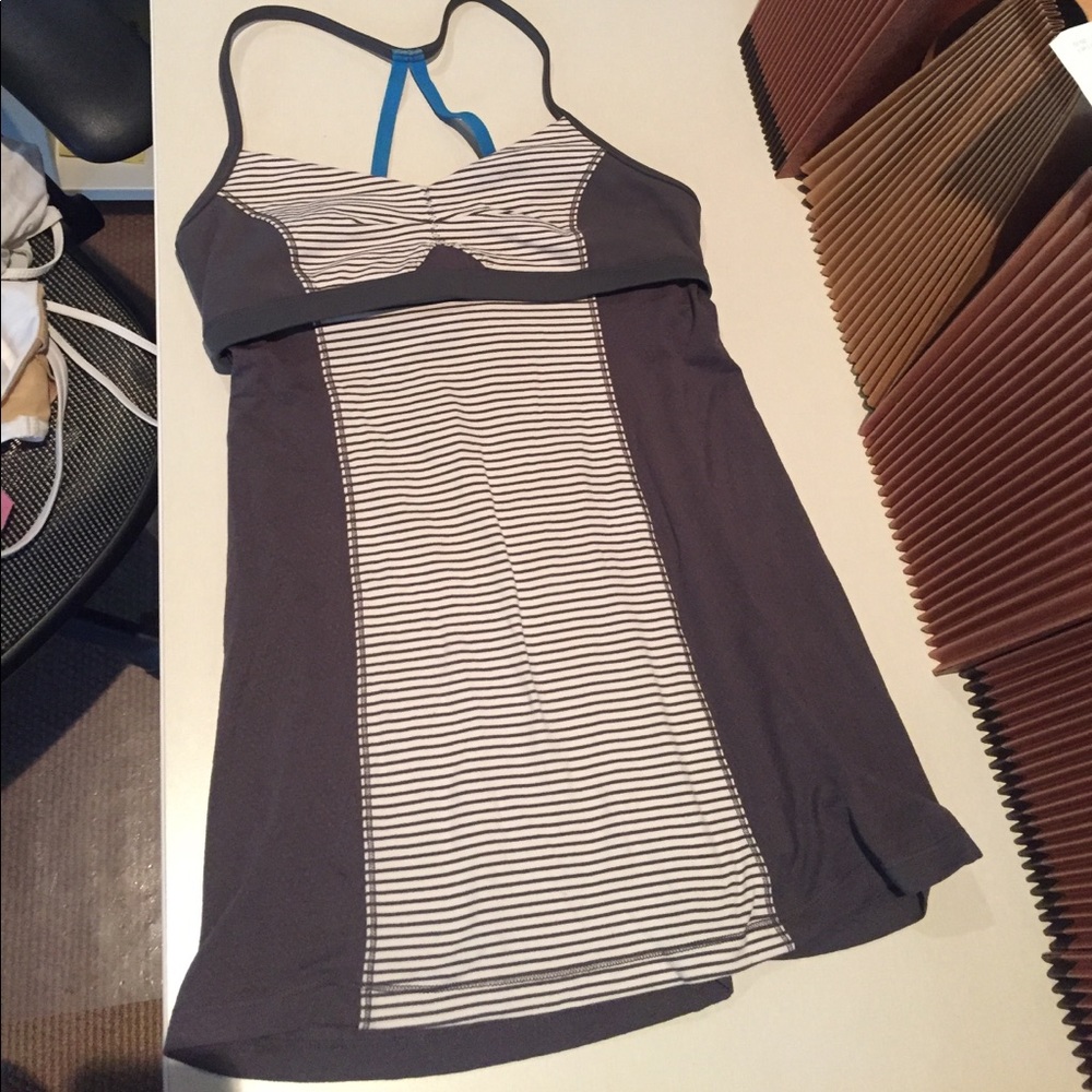 Lululemon gray and white bustier style top size 4