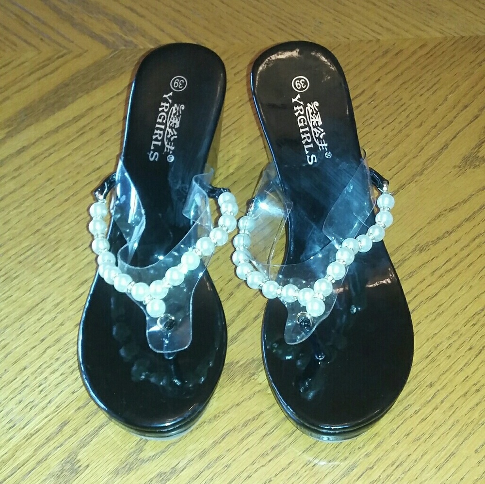 Women's Black Wedge Pearl Decorated Sandals Size 8