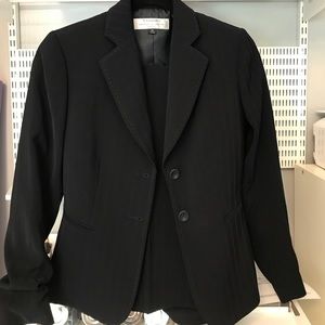 TAHARI Arthur Levine navy pantsuit Size 2P