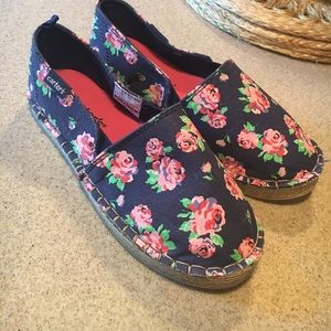 Brand New size one Carter's espadrille flats