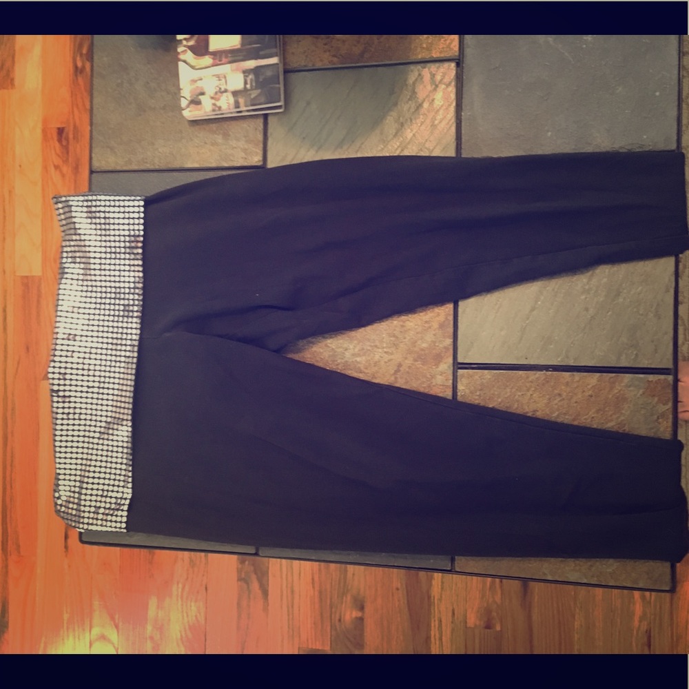 Women's Victorias Secret yogas size small