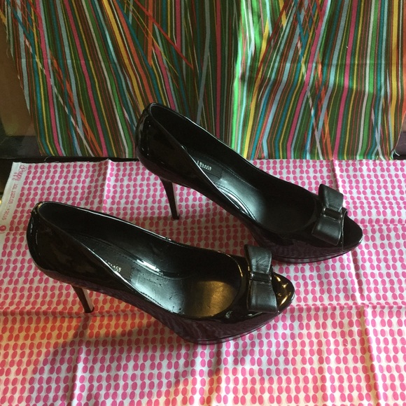 White House Black Market Peep Toe w/ Bows. Sz 10. - Picture 3 of 8