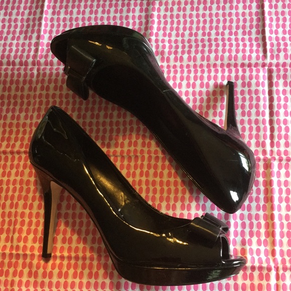 White House Black Market Peep Toe w/ Bows. Sz 10. - Picture 7 of 8