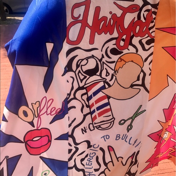 Cape - Picture 3 of 3